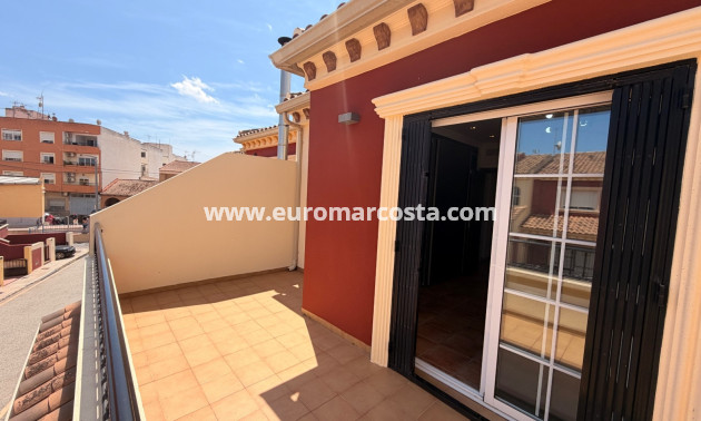 Sale - Townhouse - Catral - pueblo