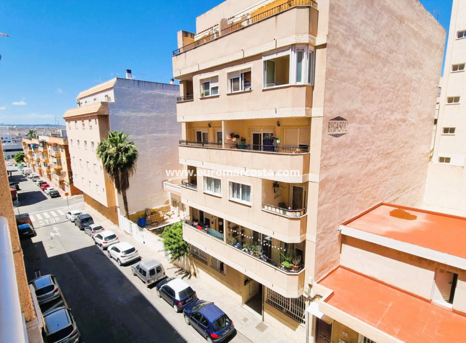 Objekte zum Wiederverkauf - Wohnung - Torrevieja - TORREVIEJA