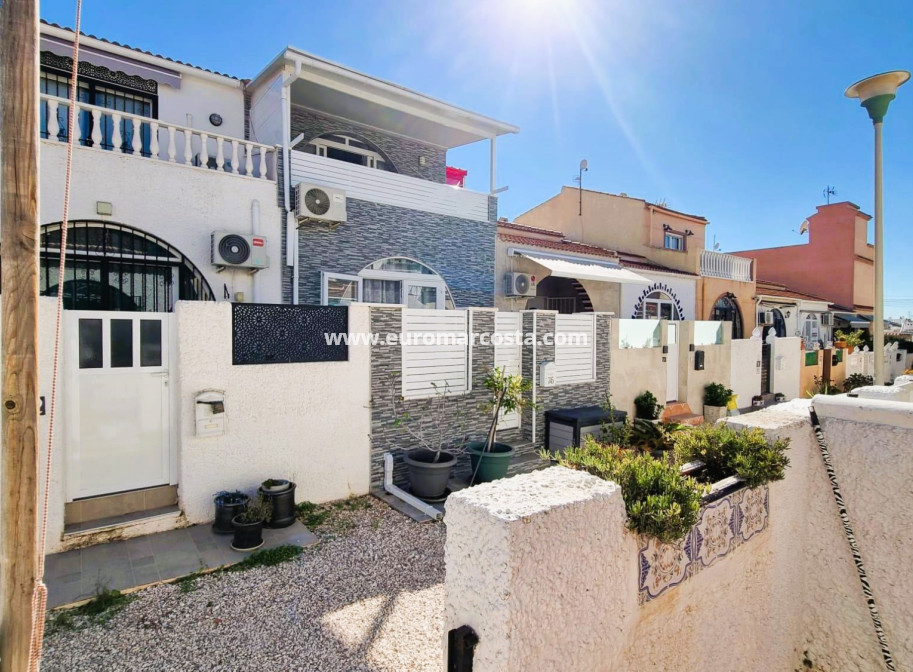 Sale - Townhouse - Torrevieja - TORREVIEJA