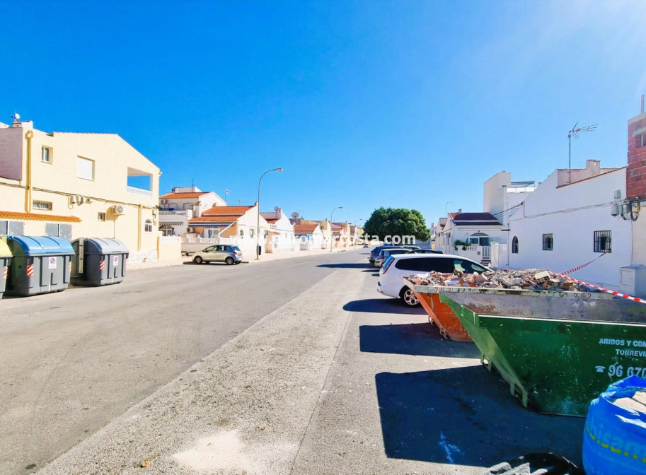 Sale - Townhouse - Torrevieja - TORREVIEJA