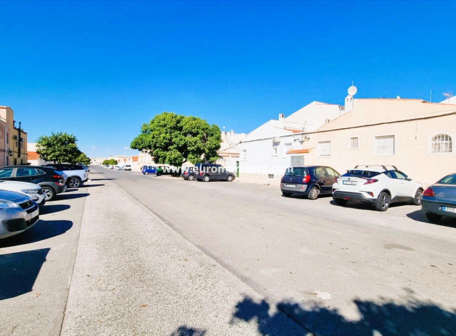 Sale - Townhouse - Torrevieja - TORREVIEJA