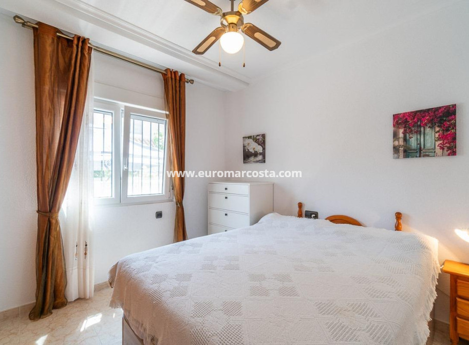 Venta - Chalet - Orihuela Costa