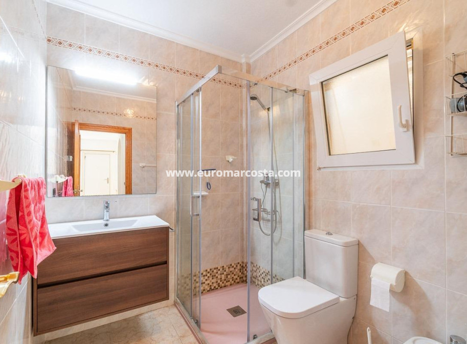 Venta - Chalet - Orihuela Costa