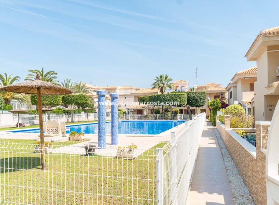 Venta - Chalet - Orihuela Costa