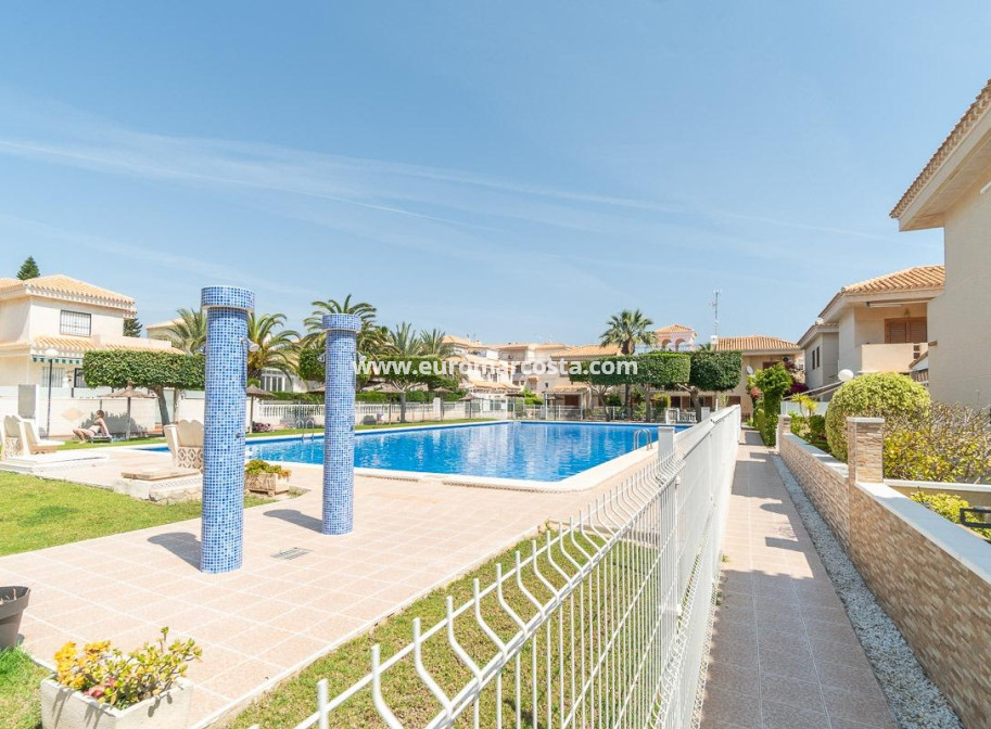 Venta - Chalet - Orihuela Costa