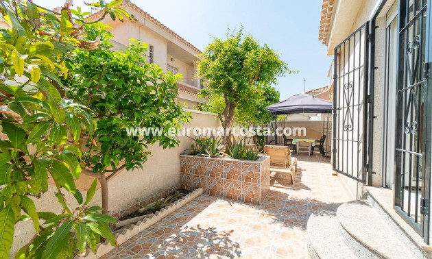 Venta - Chalet - Orihuela Costa
