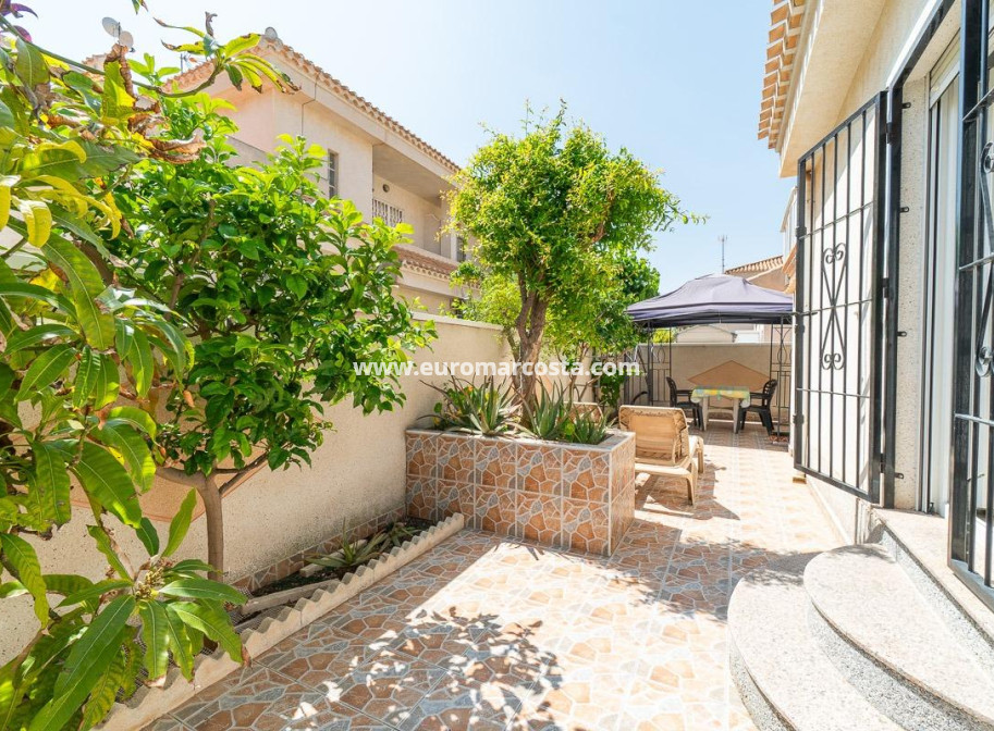 Venta - Chalet - Orihuela Costa