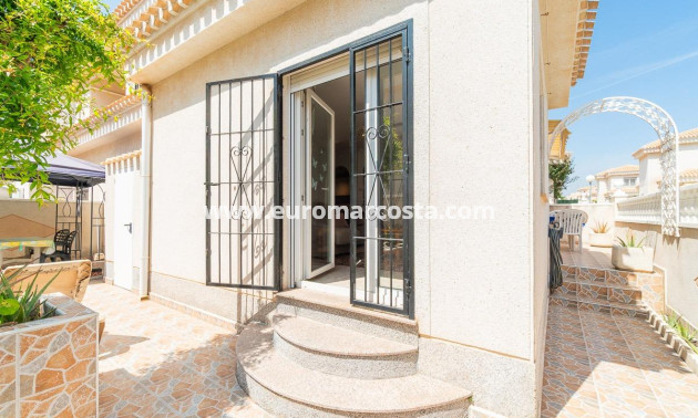 Venta - Chalet - Orihuela Costa