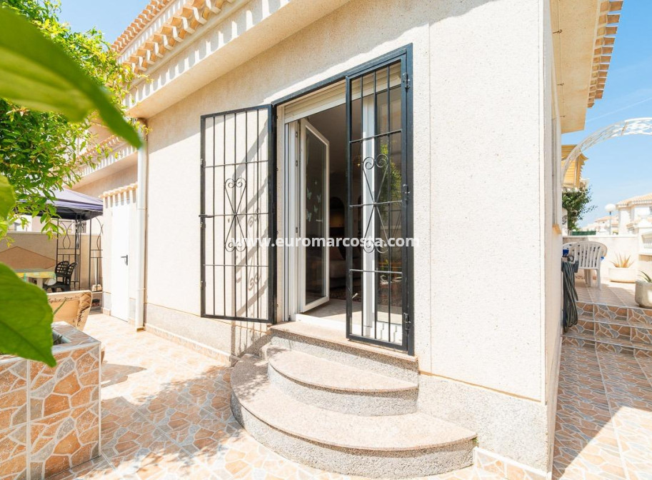 Venta - Chalet - Orihuela Costa