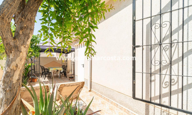 Venta - Chalet - Orihuela Costa