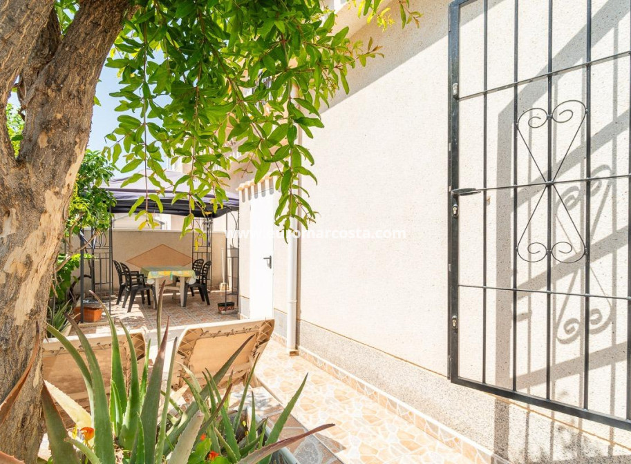 Venta - Chalet - Orihuela Costa