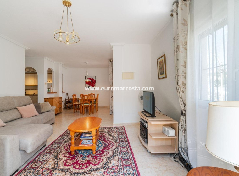 Venta - Chalet - Orihuela Costa