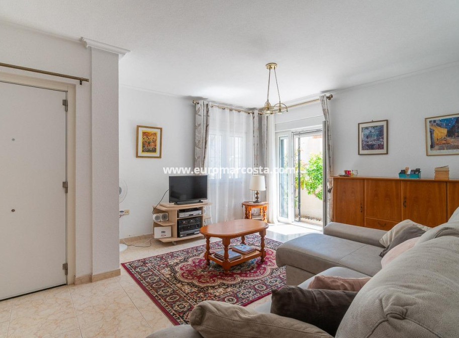 Venta - Chalet - Orihuela Costa
