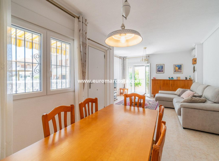 Venta - Chalet - Orihuela Costa