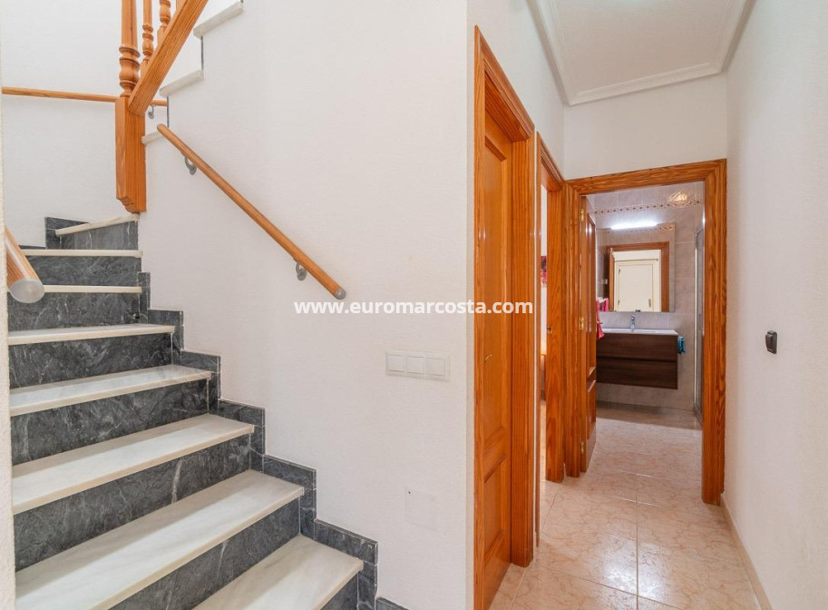 Venta - Chalet - Orihuela Costa