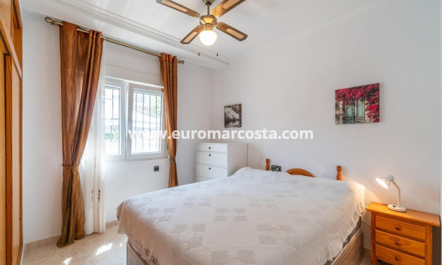 Venta - Chalet - Orihuela Costa
