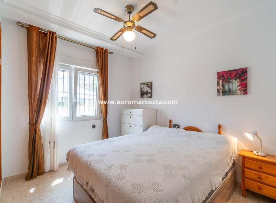 Venta - Chalet - Orihuela Costa