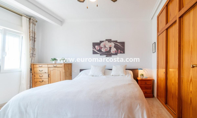Venta - Chalet - Orihuela Costa