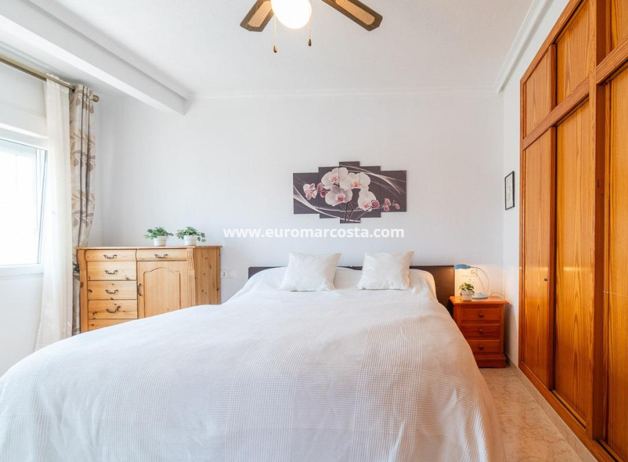 Venta - Chalet - Orihuela Costa