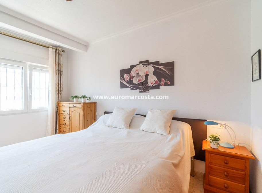 Venta - Chalet - Orihuela Costa