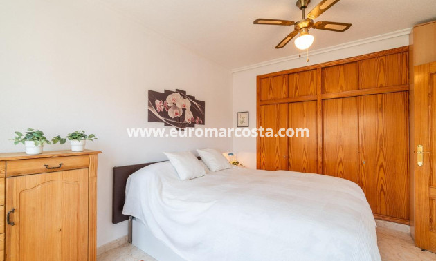 Venta - Chalet - Orihuela Costa