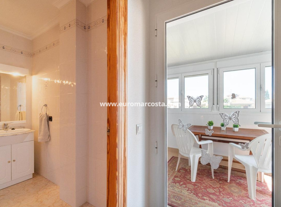 Venta - Chalet - Orihuela Costa