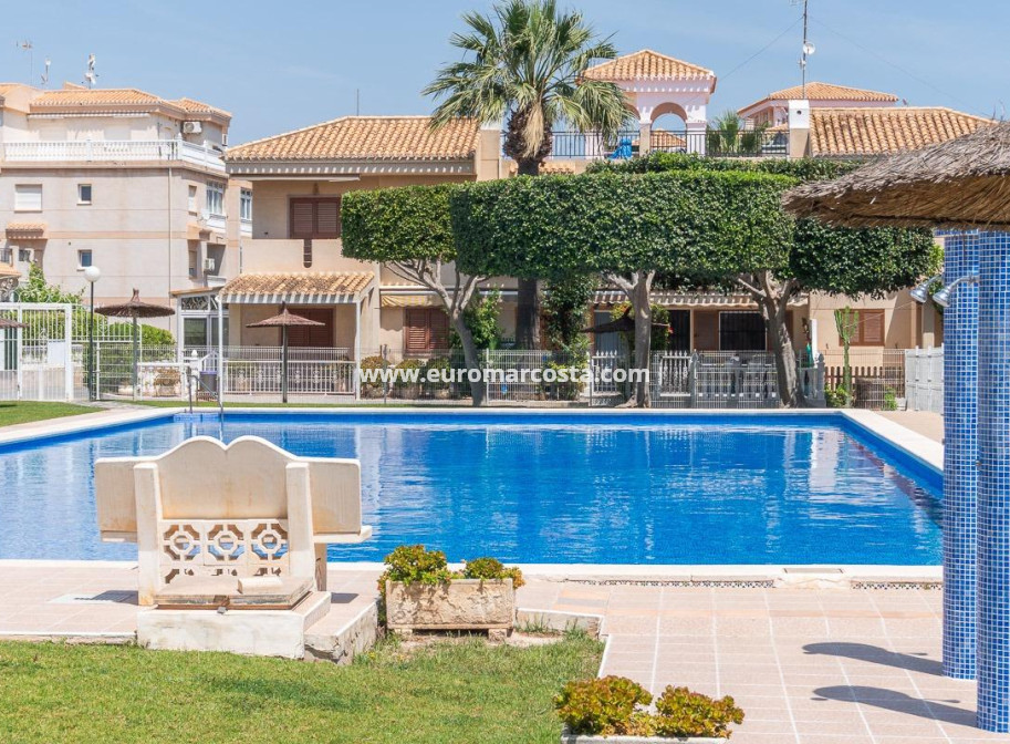 Venta - Chalet - Orihuela Costa