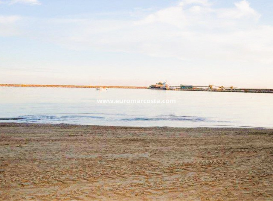 Objekte zum Wiederverkauf - Wohnung - Torrevieja - TORREVIEJA
