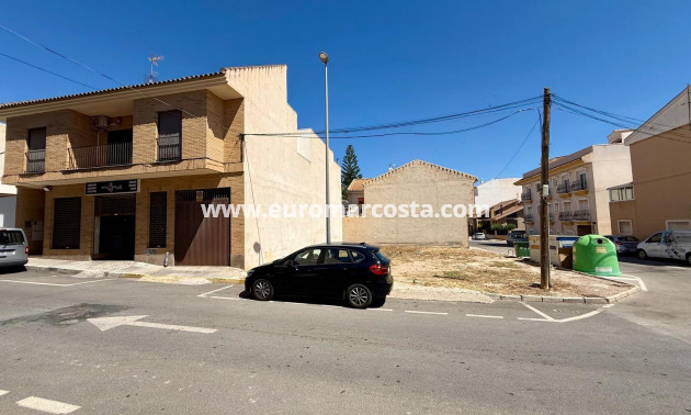 Sale - Plot / Land - San Miguel de Salinas - CENTRO URBANO