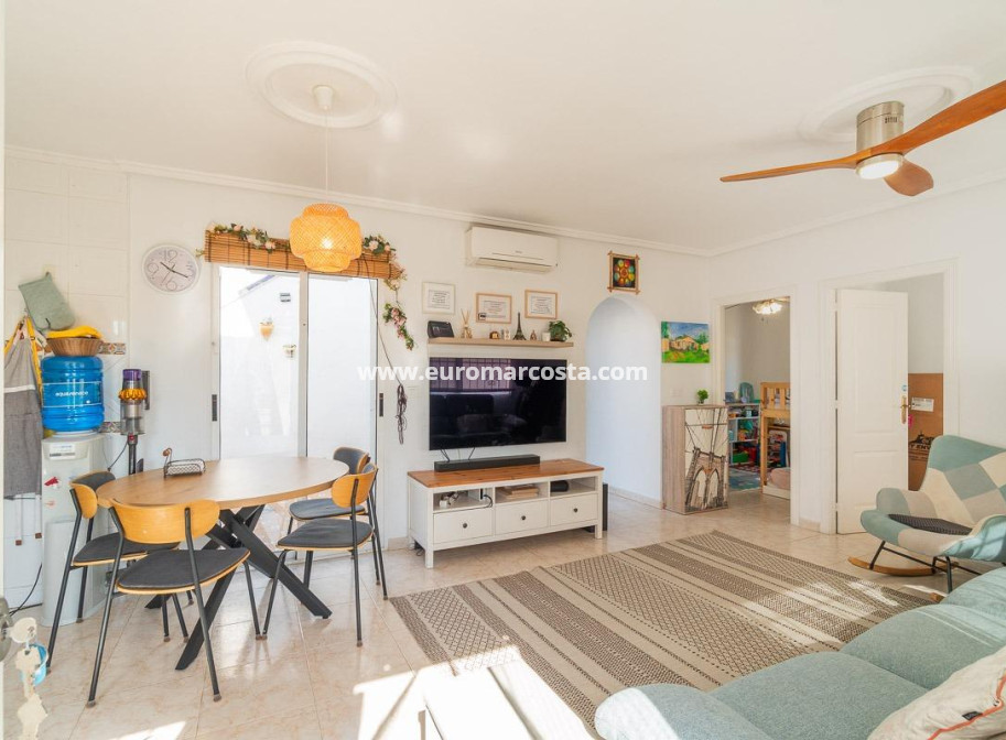 Sale - Semi - Orihuela Costa
