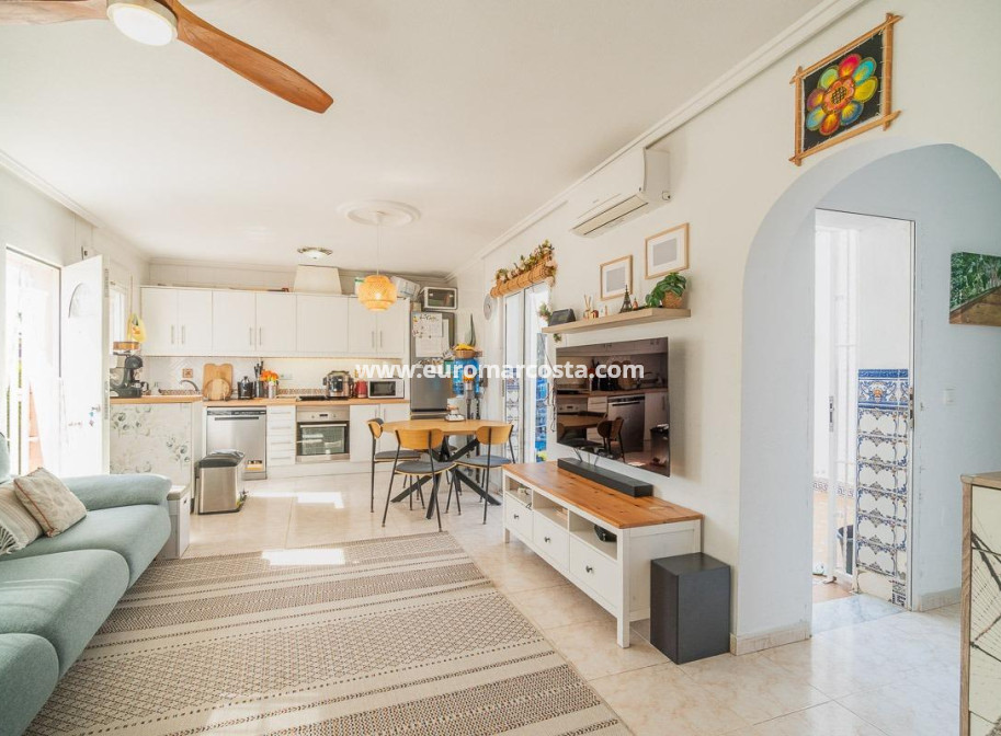 Sale - Semi - Orihuela Costa