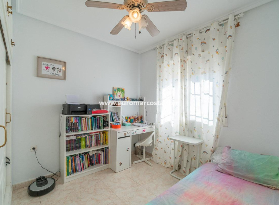 Sale - Semi - Orihuela Costa
