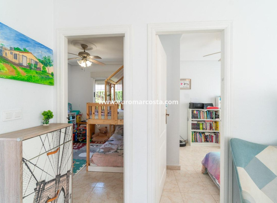 Sale - Semi - Orihuela Costa