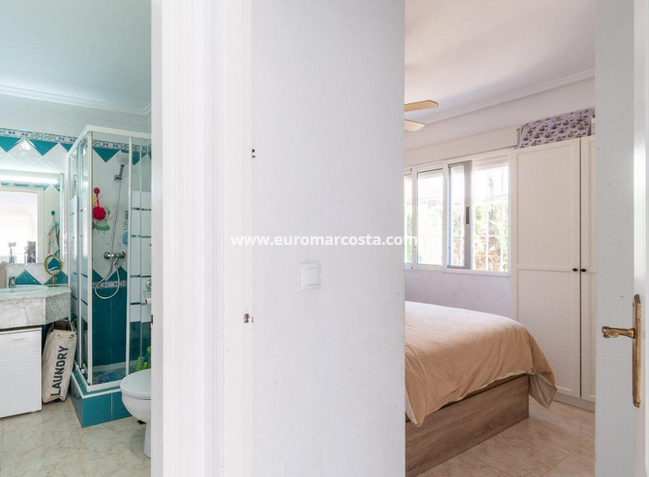 Sale - Semi - Orihuela Costa
