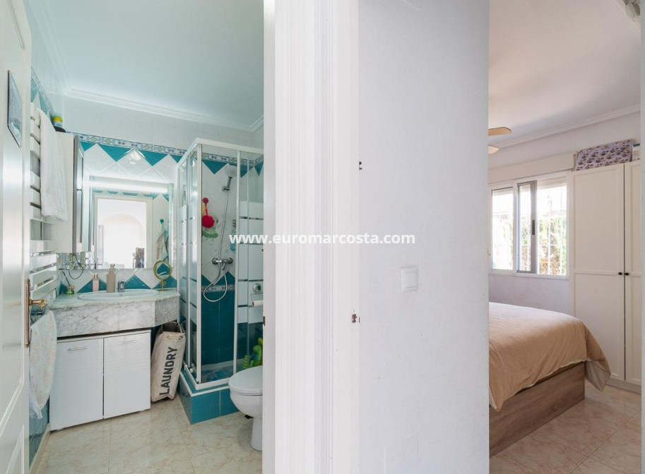 Sale - Semi - Orihuela Costa