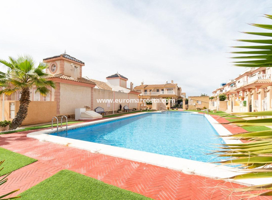 Sale - Semi - Orihuela Costa