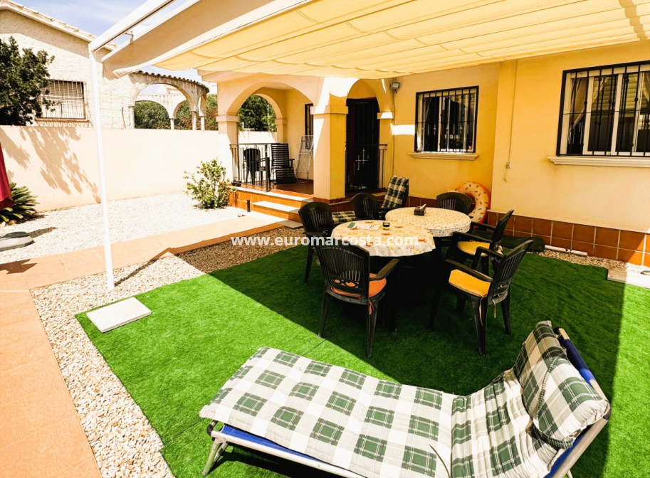 Sale - Villa - Guardamar del Segura