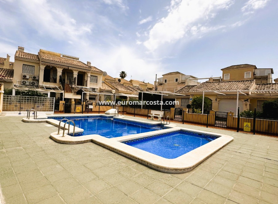 Sale - Villa - Guardamar del Segura