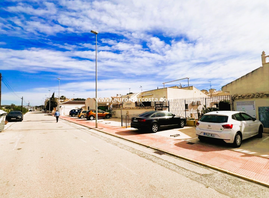 Sale - Villa - Guardamar del Segura