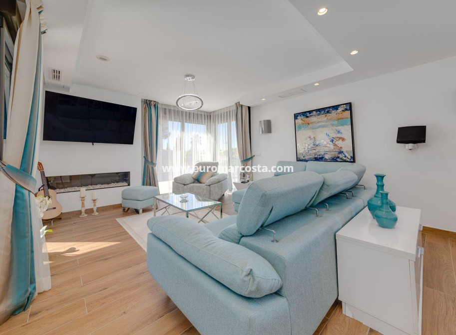 Objekte zum Wiederverkauf - Villa freitstehend - Torrevieja - TORREVIEJA