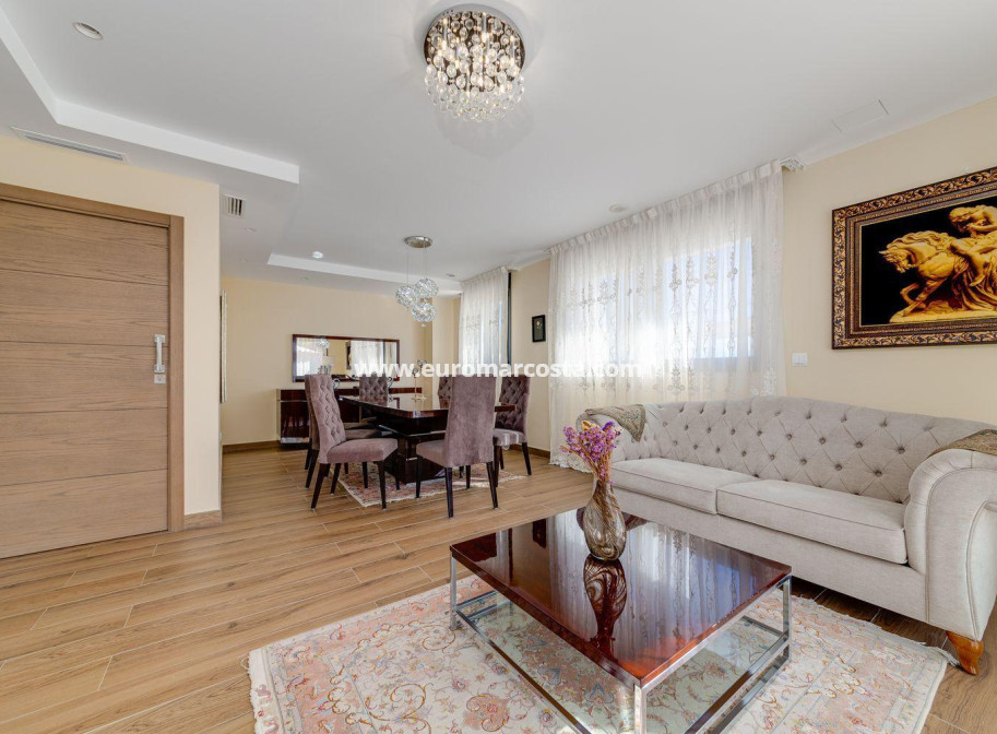 Objekte zum Wiederverkauf - Villa freitstehend - Torrevieja - TORREVIEJA