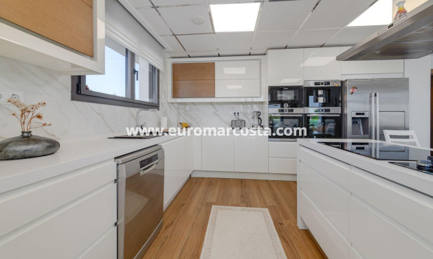 Objekte zum Wiederverkauf - Villa freitstehend - Torrevieja - TORREVIEJA