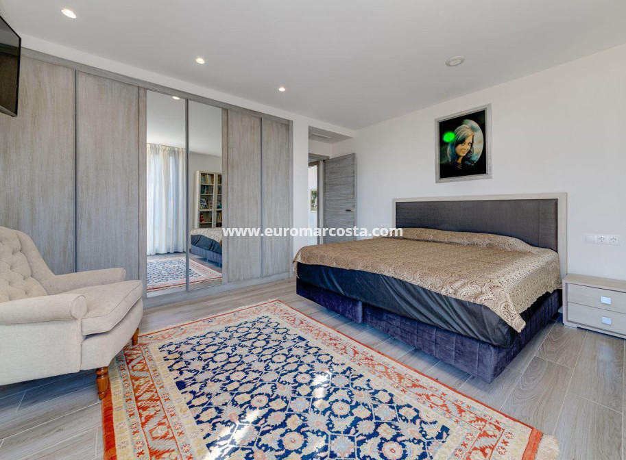 Objekte zum Wiederverkauf - Villa freitstehend - Torrevieja - TORREVIEJA