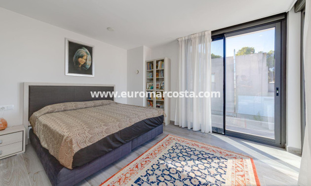 Objekte zum Wiederverkauf - Villa freitstehend - Torrevieja - TORREVIEJA