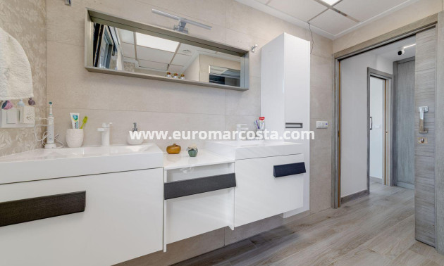 Objekte zum Wiederverkauf - Villa freitstehend - Torrevieja - TORREVIEJA