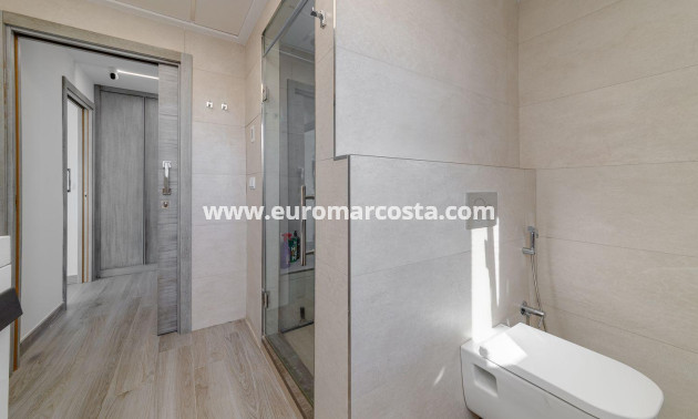 Objekte zum Wiederverkauf - Villa freitstehend - Torrevieja - TORREVIEJA