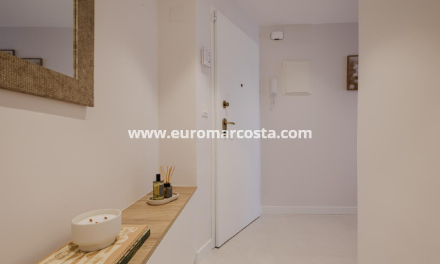 Objekte zum Wiederverkauf - Wohnung - Torrevieja - TORREVIEJA