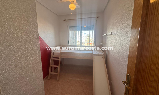 Sale - Apartment / flat - Torrevieja - La Mata