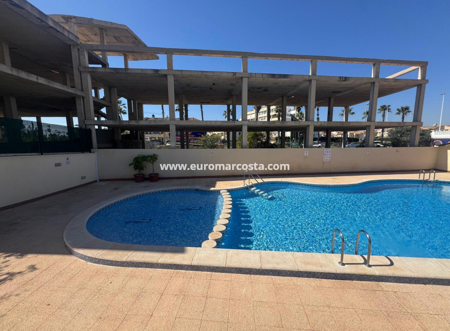 Sale - Apartment / flat - Torrevieja - La Mata