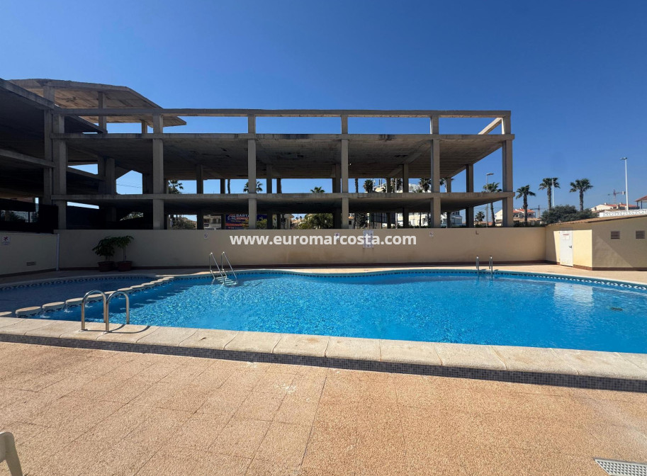 Sale - Apartment / flat - Torrevieja - La Mata